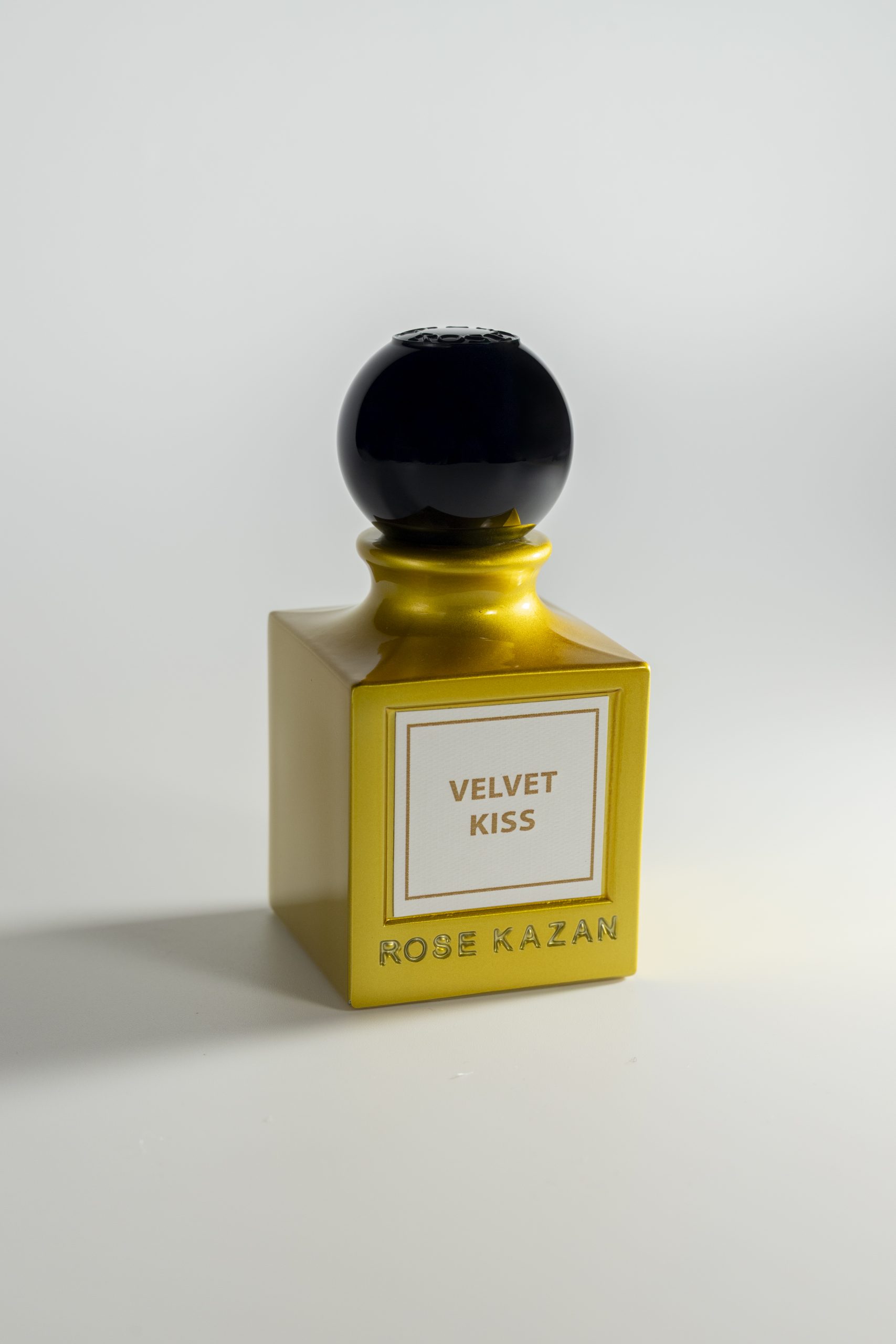 VELVET KISS - Image 3